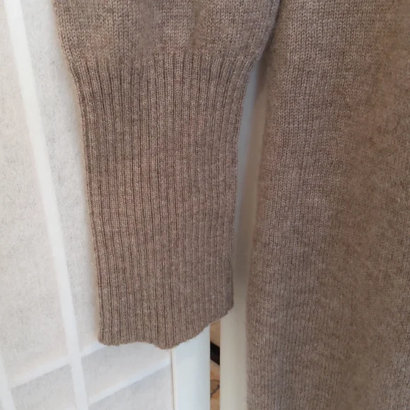 MAGASHONI New York 100 % cashmere cardigan size S